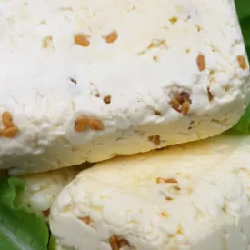 Сыр для жарки Халлуми в ассортименте пажитник, базилик, мята, 500 гр.